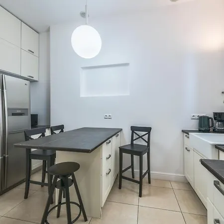 Apartment Dr - Caldo